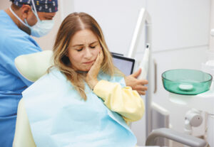 FIX A CHIPPED OR CRACKED TOOTH 